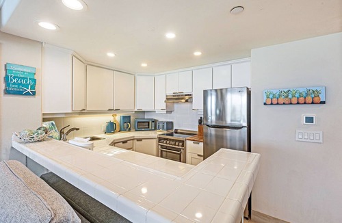 Kahana Condo | Valley Isle Resort #707 - Vacation West Maui - Beachfront Luxury