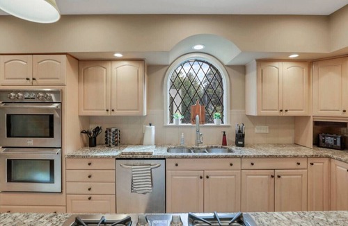 Lancaster Villa | Valley View Villa: Indoor Saltwater pool, theater, pickleball!