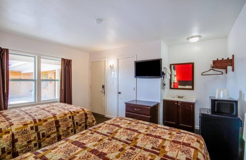 Macon Hotel | Value Meets Comfort | Modern Stay w/Breakfast, Wi-Fi & Free Parking