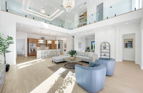 Naples Park House | Vanderbilt Luxury | Private Salt Pool & Spa | Minutes to Vanderbilt Beach