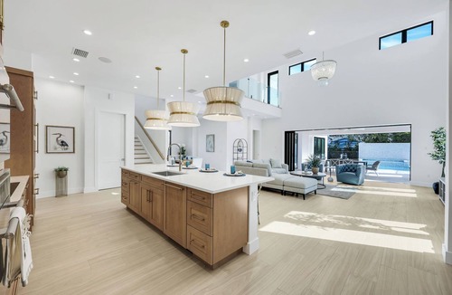 Naples Park House | Vanderbilt Luxury | Private Salt Pool & Spa | Minutes to Vanderbilt Beach