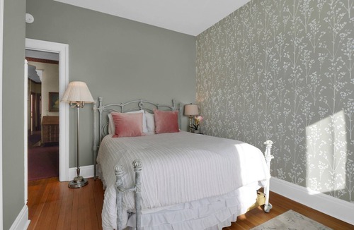 Olean Bed & Breakfast | Victoria Mansion 1895, Near SBU - AA Milne Room!