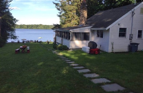 Lakeside House | Viewpoint Cottage with Dock, Kayaks