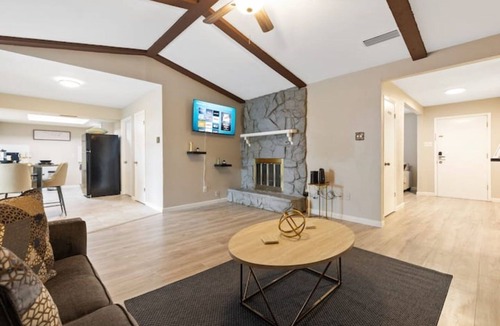 Northeast Carrollton House | Villa Tulum ★ Spacious/Cozy/Covered patio/BBQ