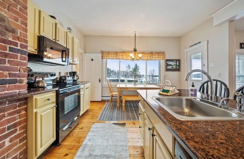 Rangeley House | Village Walk | Convenient & Charming, Hot tub