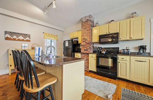 Rangeley House | Village Walk | Convenient & Charming, Hot tub
