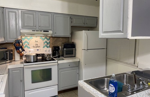 Virginia Beach House | Vintage 3 bed,2.5 bath townhouse 10 mins to ocean