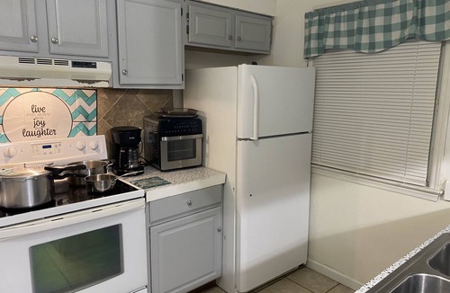 Virginia Beach House | Vintage 3 bed,2.5 bath townhouse 10 mins to ocean