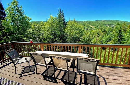 Carroll Cabin | W1 Cozy and Comfortable Bretton Woods Condo with Ski Slope Views Fireplace in Carroll, NH