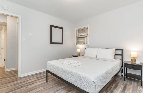 Northeast Virginia Beach House | Wake Forest Bungalow - Suite B