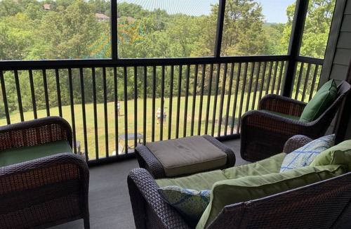 Branson West Condo | Walk-In Luxury Condo 3BR/3BA 3 Minutes to Silver Dollar City & Table Rock Lake