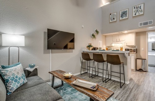 Central Arlington Apartment | Walk Stadiums✶2 Car Parking✶King Bed✶WiFi✶4K TVs #44