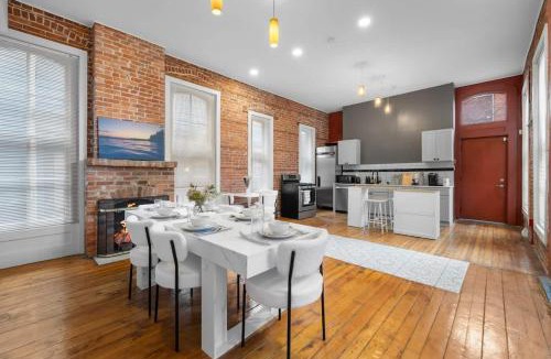 Allentown House | Walk to Allentown with Free Parking and WFH Space