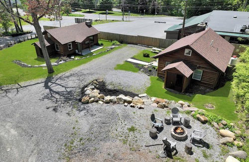 Lake George Cabin | Walk to Beach - Close to Town - Pet Friendly Cabin