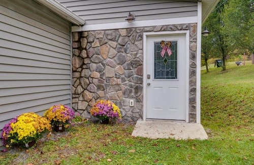 Town of Richmond House | Walk to Lake: Honeoye Cottage Near Bristol Mtn!