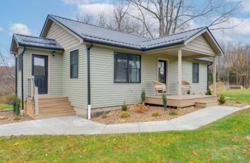 Pymatuning South House | Walk to Lake: Pet-Friendly Cottage in Jamestown!