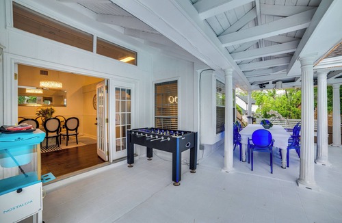 Rowlett Cottage | Walk to Lake! Rowlett Escape w/Fire Pit & Views