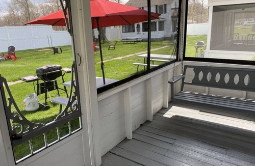 Geneva-on-the-Lake Cabin | Walk to Lake & Strip | Firepit & Grill