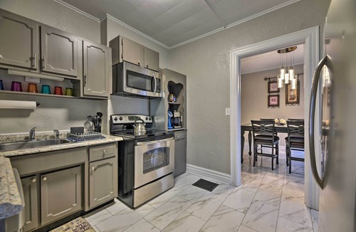 Niagara Falls Apartment | Walk to Niagara Falls! Family Home w/Yard