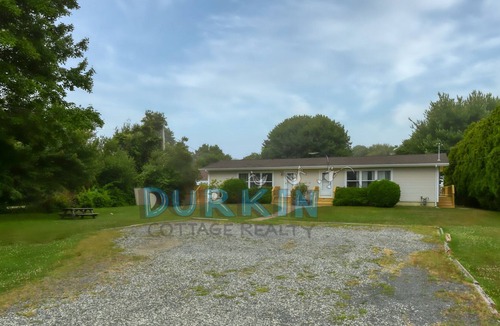 Narragansett House | Walk to Scarborough State Beach. Many weeks available.
