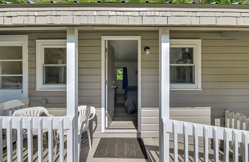 Schroon Lake Apartment | Walk to Schroon Lake! Studio w/Shared Fire Pit