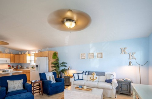 Shibui Sands House | Walk to the Beach ! Cute single level house located off of 11th St. Small Fenced Yard. Dogs ok. K