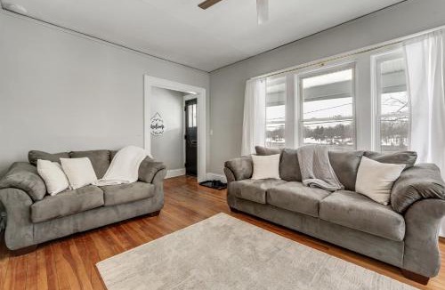 Phoenix Apartment | Walkable 3-Unit Hub: 8 Mi to Micron Technology!
