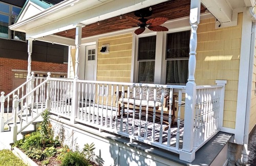 Downtown Buffalo Cottage | Walkable Elmwood Cottage, No Chores 2Bath 2BR 1Car