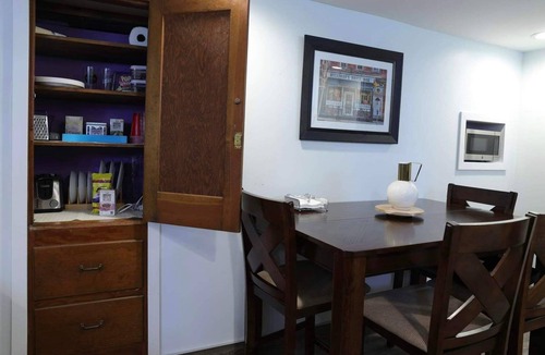 East Aurora Apartment | Walkable - Village of East Aurora Craftsman Quaint Gardens