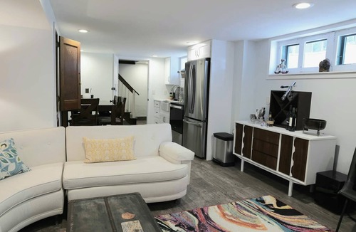 East Aurora Apartment | Walkable - Village of East Aurora Craftsman Quaint Gardens