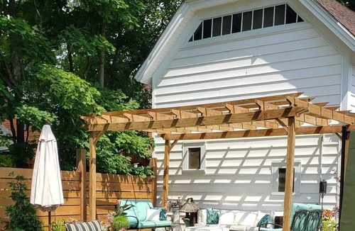 East Aurora Apartment | Walkable - Village of East Aurora Craftsman Quaint Gardens