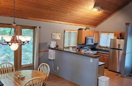 Skyland Cabin | Watch the PGA TOUR, Relax in a Mountain Hot Tub