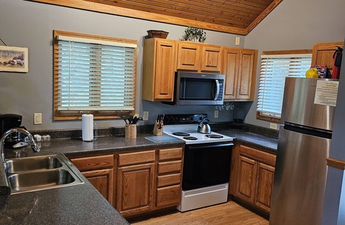 Skyland Cabin | Watch the PGA TOUR, Relax in a Mountain Hot Tub