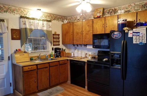 Silver Creek House | WATER VIEW HOUSE CLOSE TO LAKE ERIE