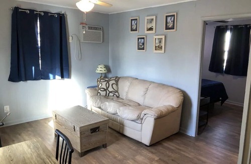 Grove Cabin | Waterfront 1 Bedroom/Cabin J/New Remodeled