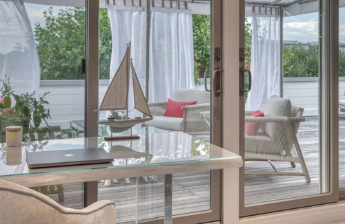 Sag Harbor Condo | Waterfront 2BR/3BA Sag Harbor Village Rooftop Penthouse