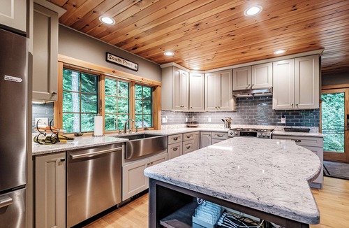 South Pond Shores House | Waterfront 4-bedroom home on South Pond, Greenwood
