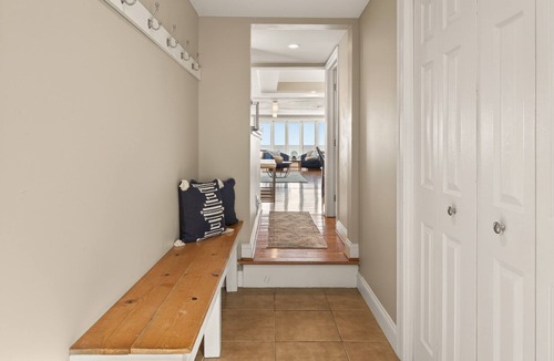 Hilton House | Waterfront | 4 guests | 1 bedroom | 2 beds | 2 full baths