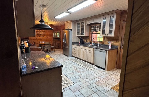 Anacoco Cabin | Waterfront authentic log cabin in charming Anacoco