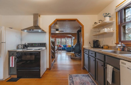 Corinth Cabin | Waterfront Birch Cabin near Saratoga, Lake George