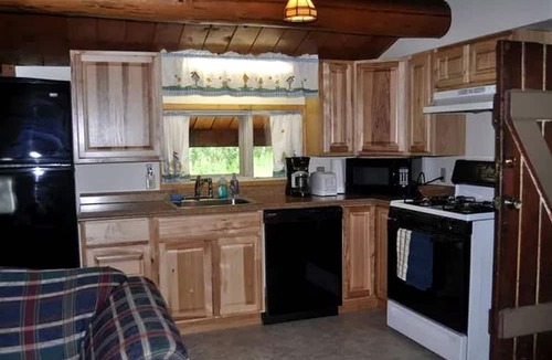 Nikiski Cabin | Waterfront Cabin Rental for a Lakeside Getaway in Kenai, Alaska