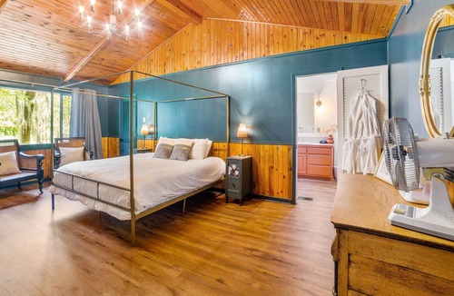 Jefferson Cabin | Waterfront cabin w/ private dock & 2 kayaks | Kid friendly w/ many amenities