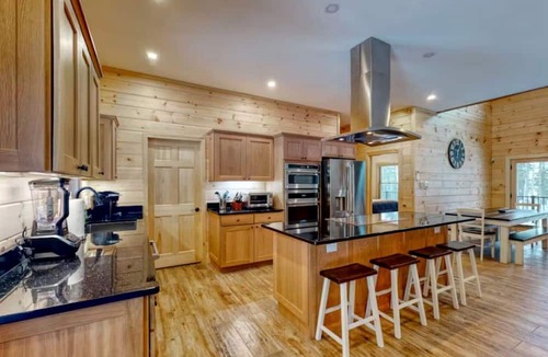 Beaver Cove Cabin | Waterfront Cabin with Spacious Interior and Fire Pit in Maine