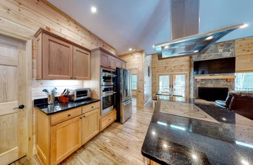 Beaver Cove Cabin | Waterfront Cabin with Spacious Interior and Fire Pit in Maine