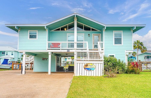 Key Allegro House | Waterfront | Communal Pool | Dock | Pet-Friendly!