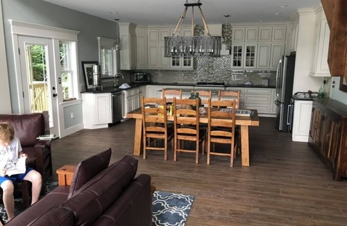 Hammondsport House | Waterfront Cottage on Keuka Lake – Your New York Wine Country Escape!