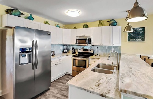 Put-in-Bay Condo | Waterfront Escape | 2 Lakeside Decks |Pool | C207