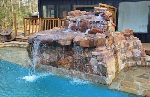 Plantersville Apartment | Waterfront Getaway near Houston – Kayak & Fishing