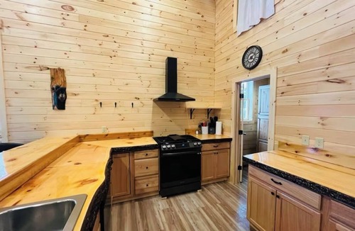Pittsburg House | WATERFRONT home located on First Lake - DIRECT SNOWMOBILE TRAIL ACCESS