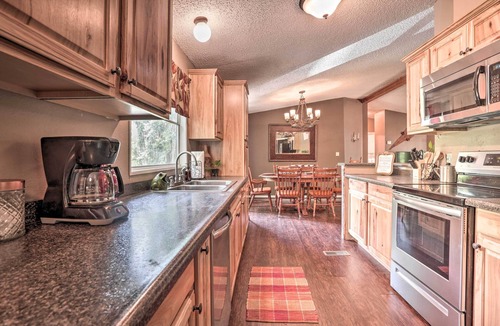 Jefferson Cabin | Waterfront Karnack Home w/Boathouse & Deck!